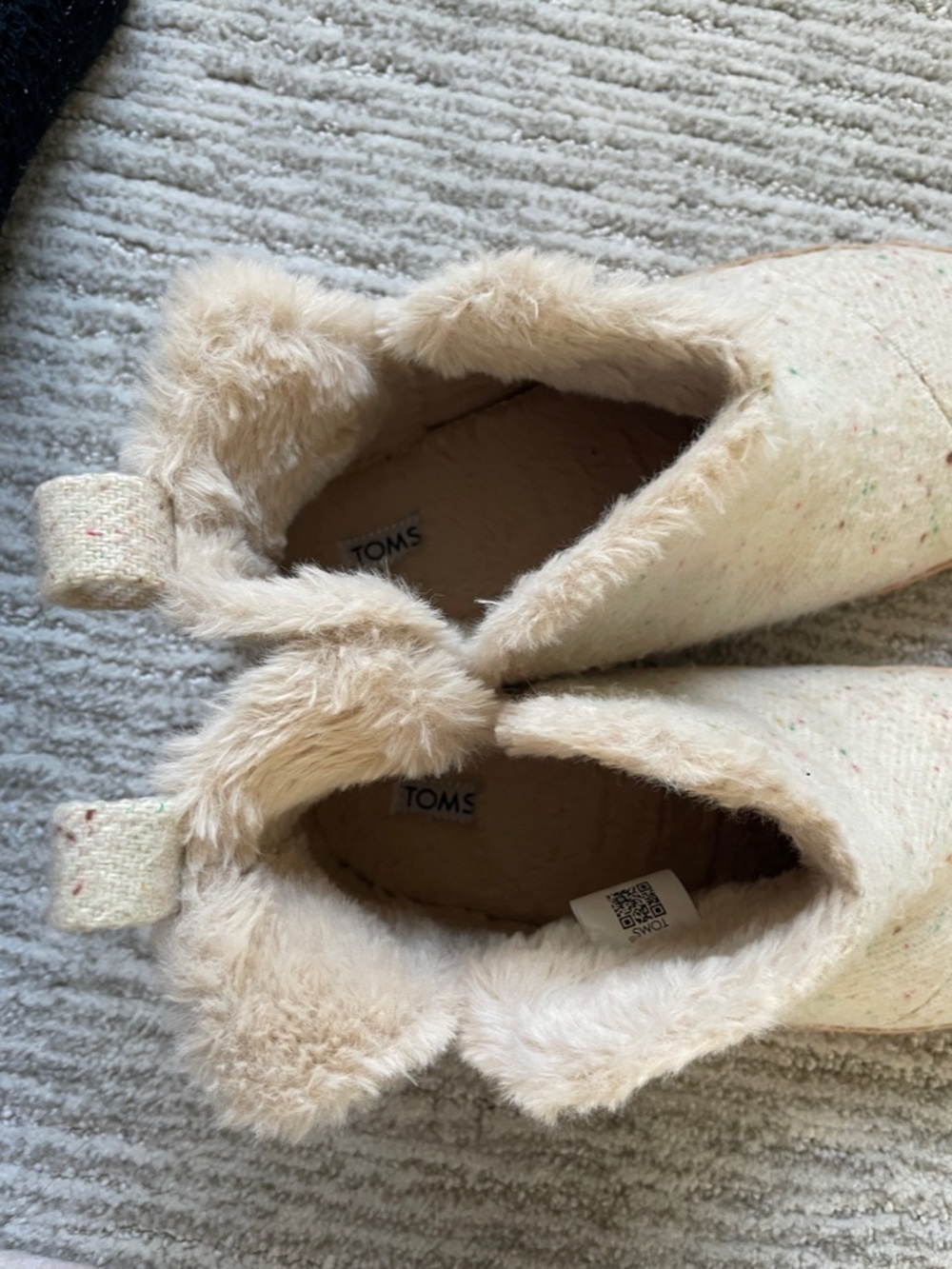 Toms Cream Speckled Fleece-Lined Ankle Slippers with Tan Suede Trim Size 9 - Picture 3 of 4